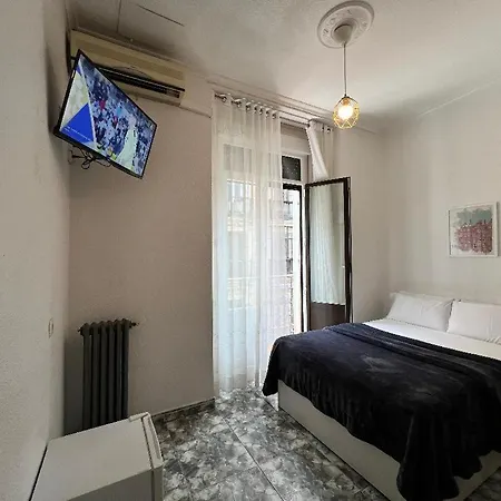 Hostal Palacios Fuencarral Madrid Exterior foto