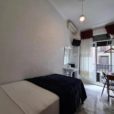 Hostal Palacios Fuencarral Madrid Exterior foto