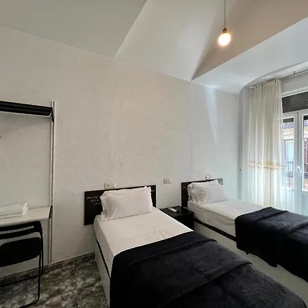Hostal Palacios Fuencarral Madrid Exterior foto