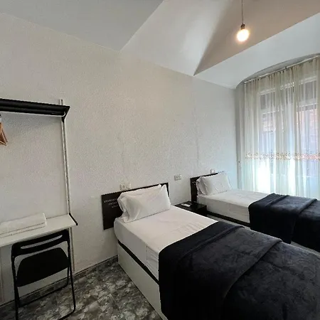 Hostal Palacios Fuencarral Madrid Exterior foto